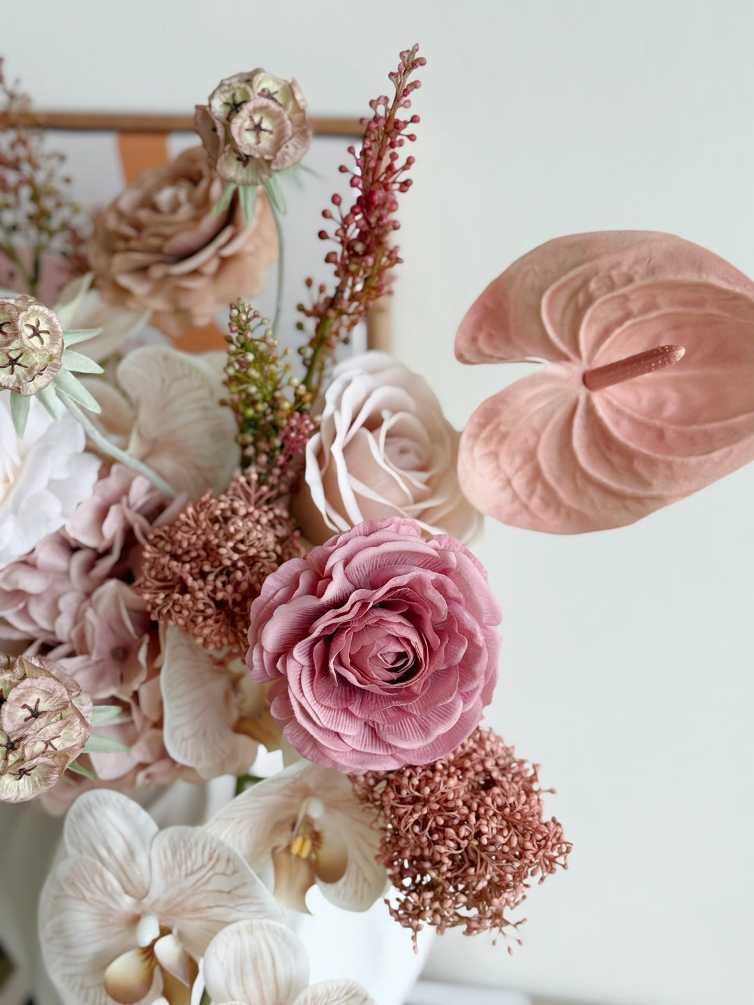 PRE-ORDER (19-22 May): Rosé Sculptura Bloom in the Vase (1-sided)