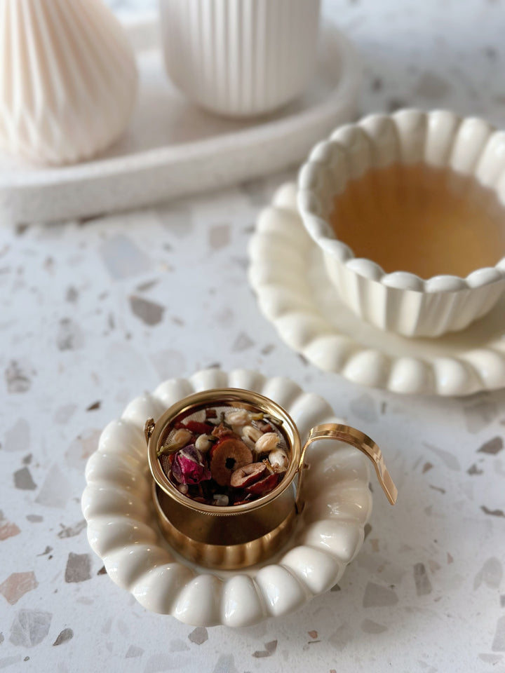 Golden Equilibrium Rotatable Tea Infuser Stand
