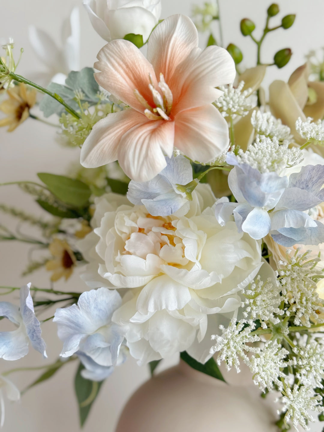 Soft Daybreak Bouquet (1-sided)