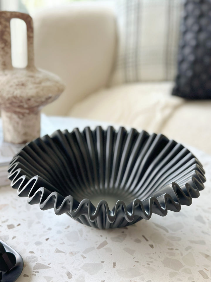 PRE-ORDER (16-22 May): Sleek Black Rippled Elegance Bowl