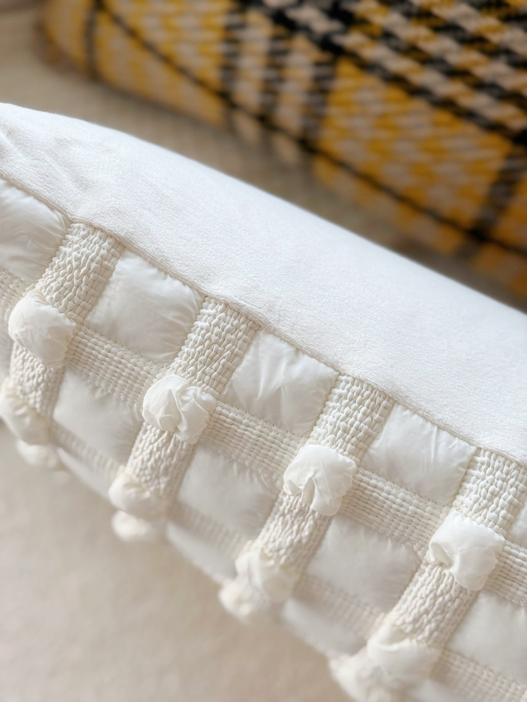 Bubble Grid Cream Waist Cushion Cover