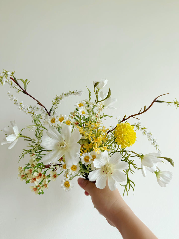 Buttercream Daisy Bloom in the Vase (1-sided)