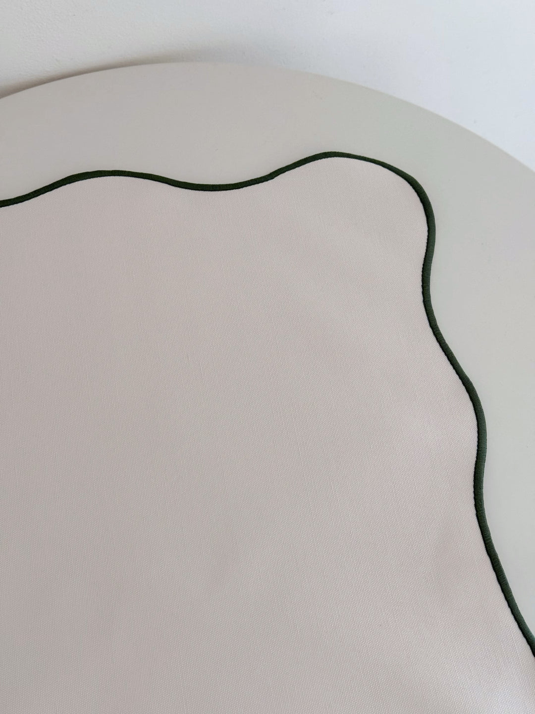 Scallop Garden Fabric Placemat (5 colours)