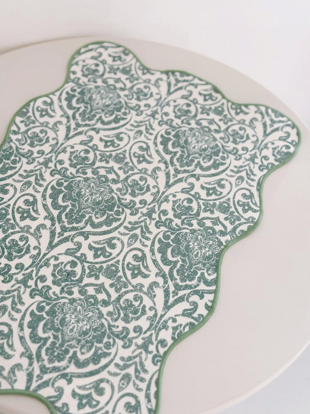 Scallop Garden Fabric Placemat (5 colours)