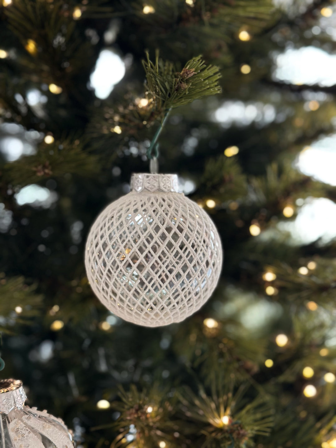 PRE-ORDER (17-23 Oct): Frosted Elegance 8cm Bauble Set (set of 9)