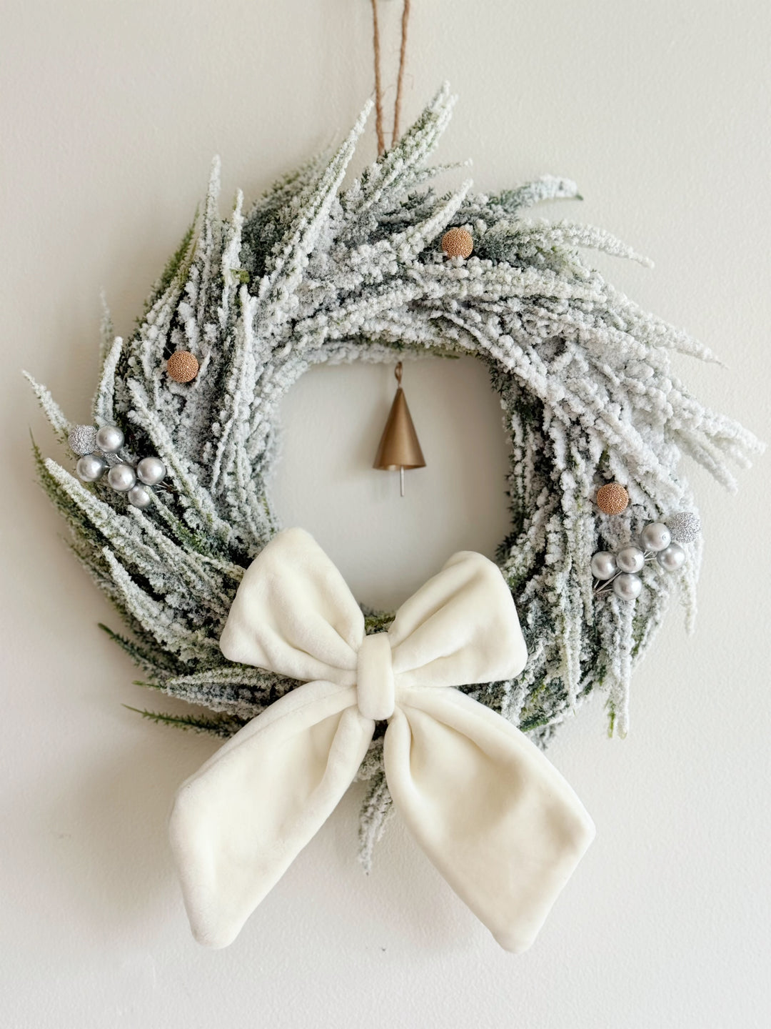 Snowfall Wishes Christmas Wreath