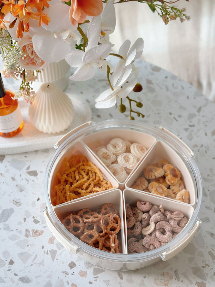 Simple Cream Plastic Serving Tray With Airtight Lid