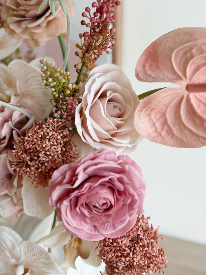 PRE-ORDER (19-22 May): Rosé Sculptura Bloom in the Vase (1-sided)