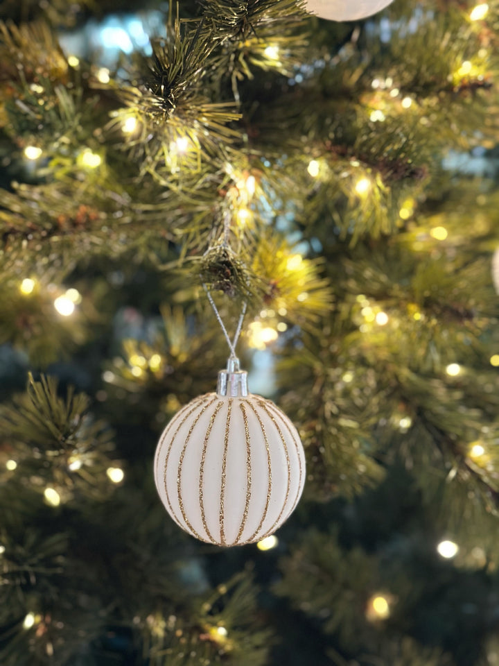 PRE-ORDER (19-25 Nov): Velvet Ivory 6cm Bauble Set (set of 12)