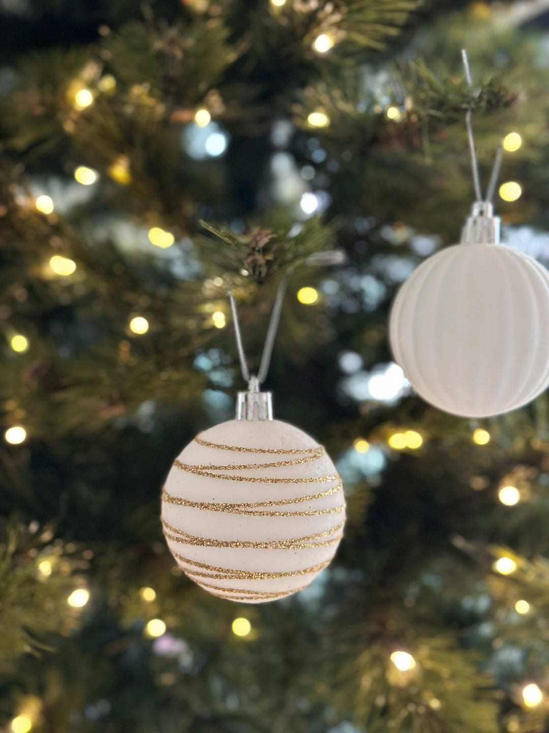 PRE-ORDER (19-25 Nov): Velvet Ivory 6cm Bauble Set (set of 12)