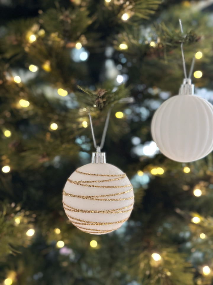 PRE-ORDER (19-25 Nov): Velvet Ivory 6cm Bauble Set (set of 12)