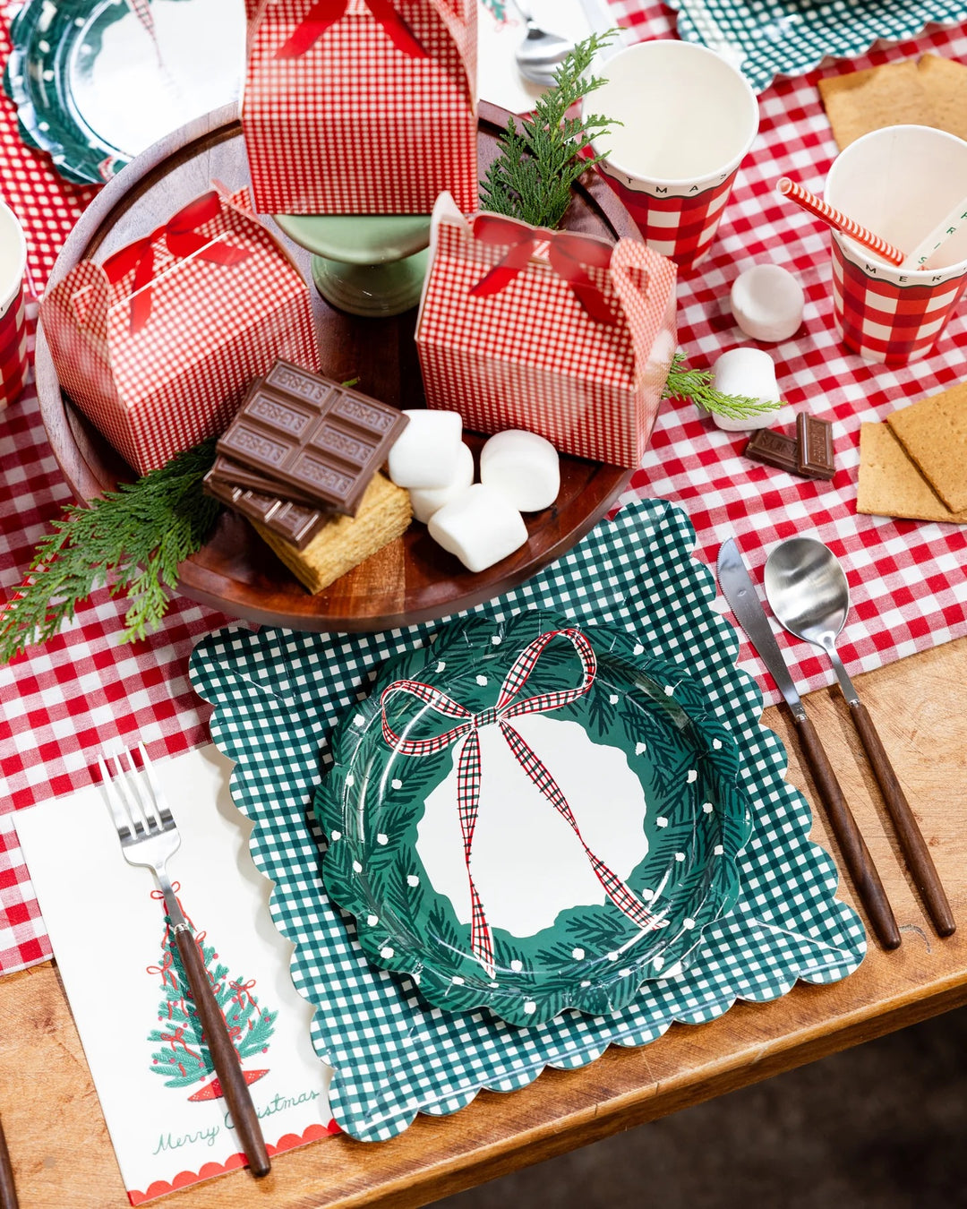 PRE-ORDER (6-8 Oct): Christmas Wreath & Gingham Paper Plate (3 options)