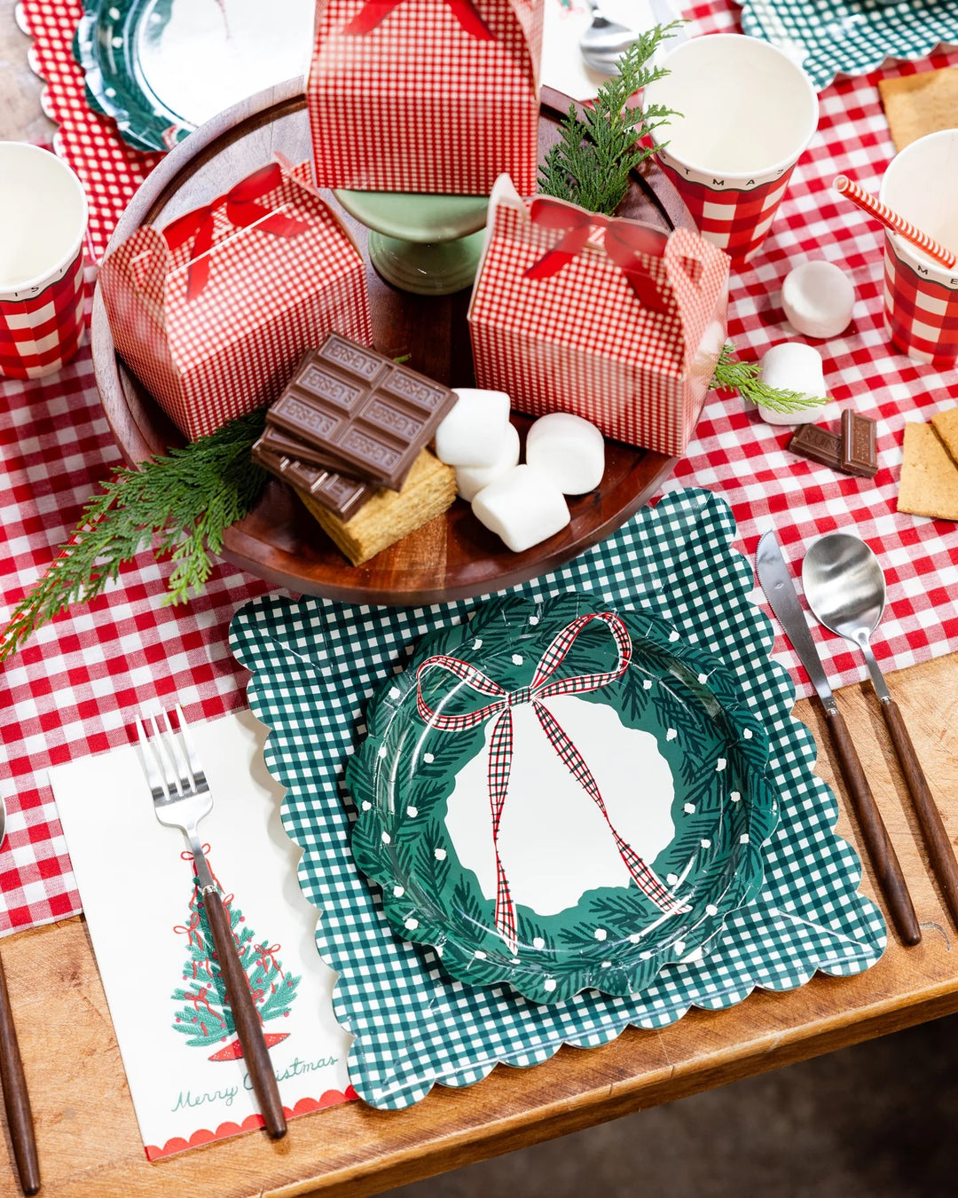 PRE-ORDER (6-8 Oct): Christmas Wreath & Gingham Paper Plate (3 options)