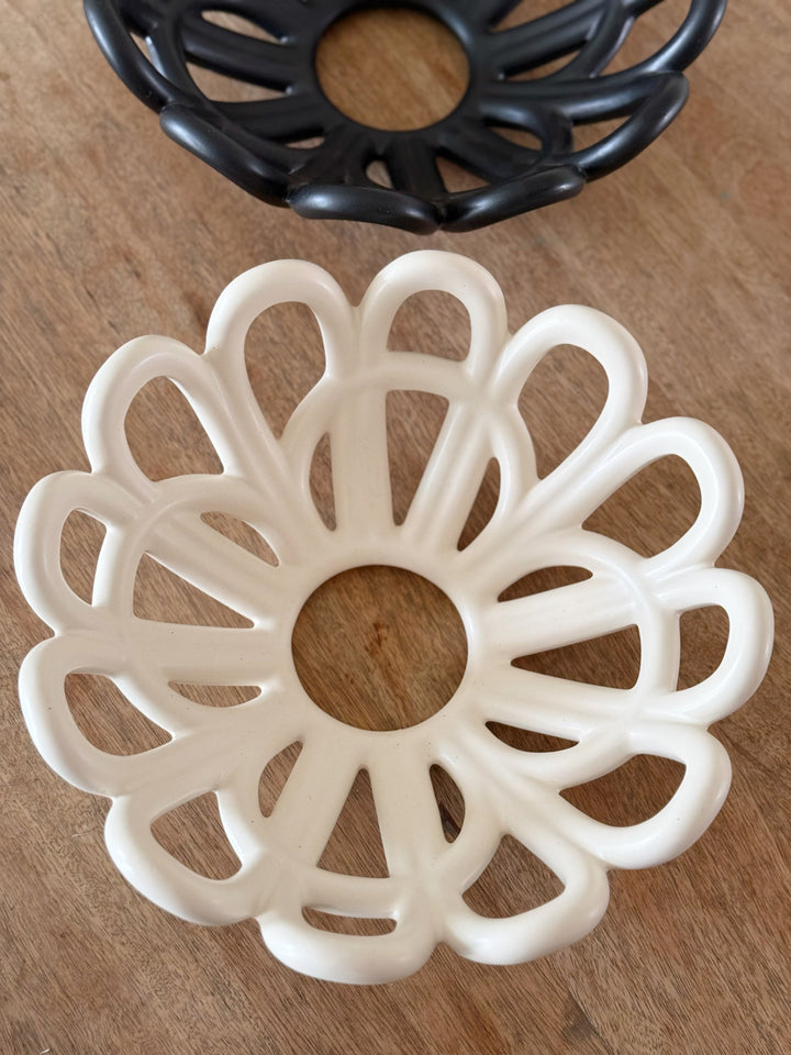 Bloom Loop Porcelain Basket (2 colours)
