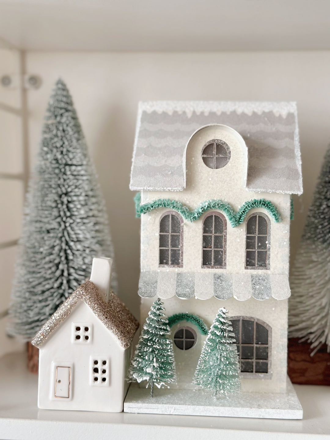 Cozy Cottage Light-Up House (2 sizes)