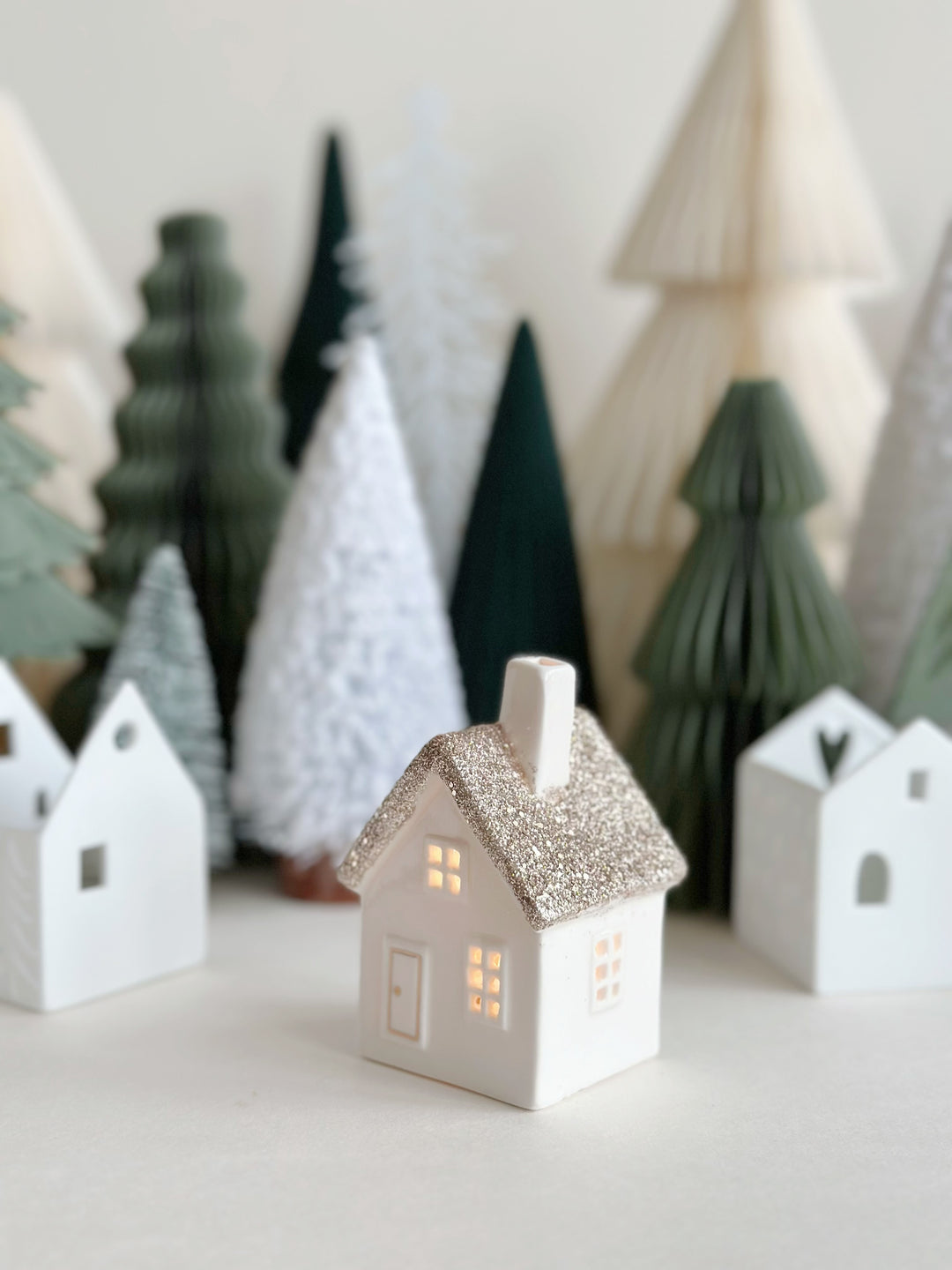 Cozy Cottage Light-Up House (2 sizes)