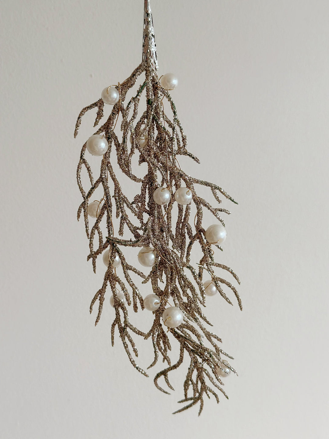 PRE-ORDER (16-20 Oct): Glittered Pearl Leaf Hanging Ornament