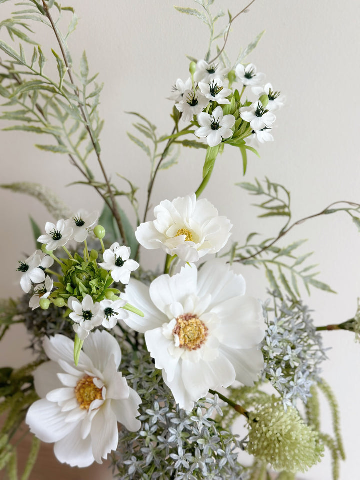 PRE-ORDER (3-7 April): Morning Dew Bouquet (front facing)
