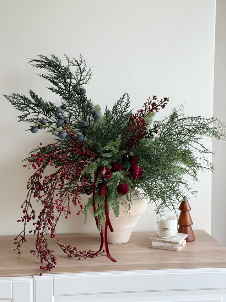 Noël Woodland Cascade Arrangement in the Pot (1-sided)