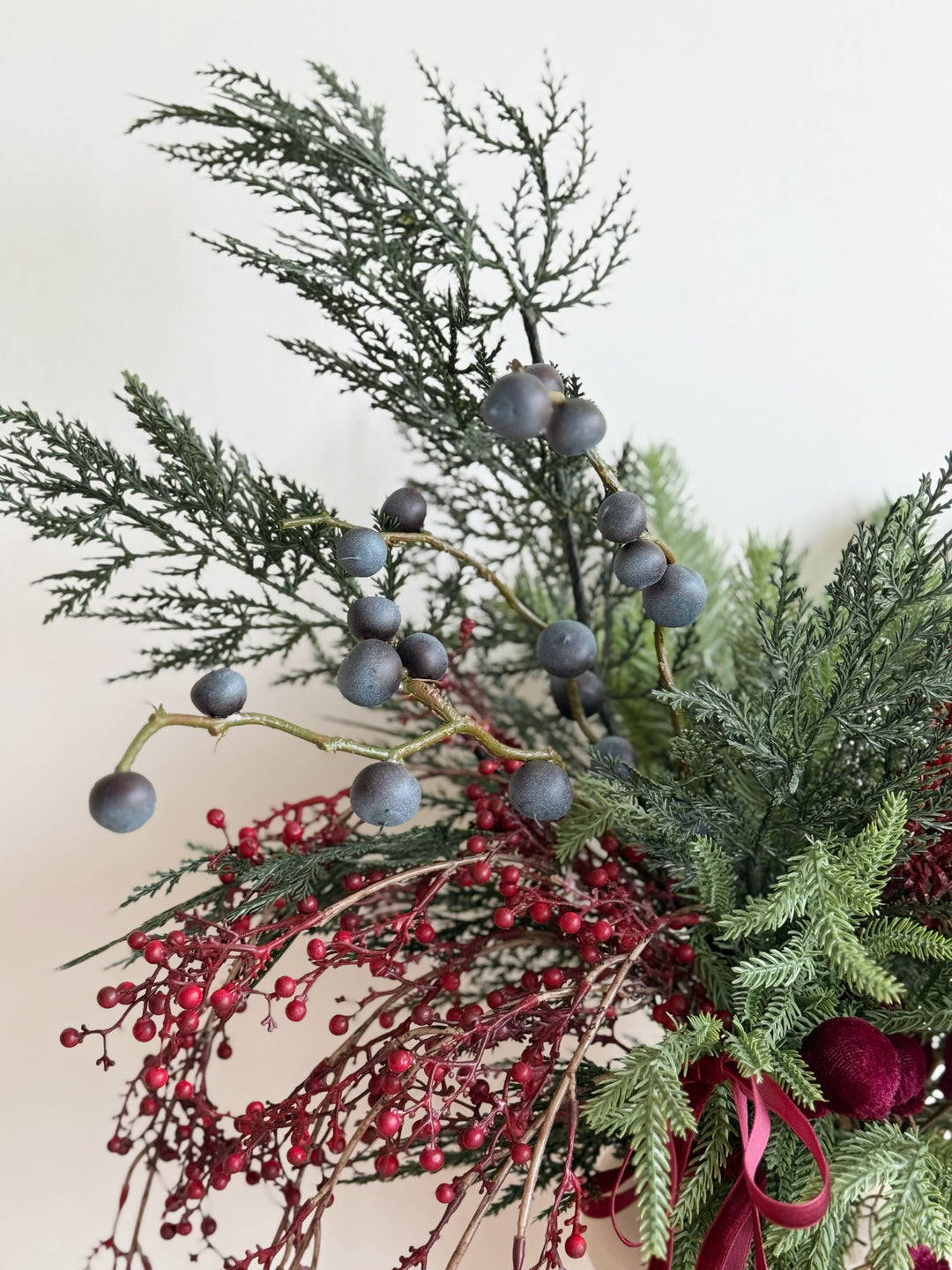 Noël Woodland Cascade Arrangement in the Pot (1-sided)