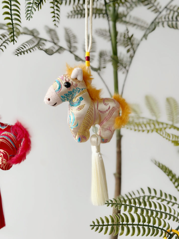 Lucky Trot Horse Tassel Charm (5 colours)