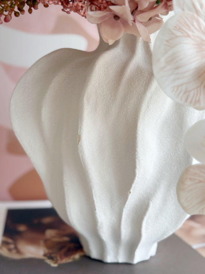 PRE-ORDER (19-22 May): Rosé Sculptura Bloom in the Vase (1-sided)