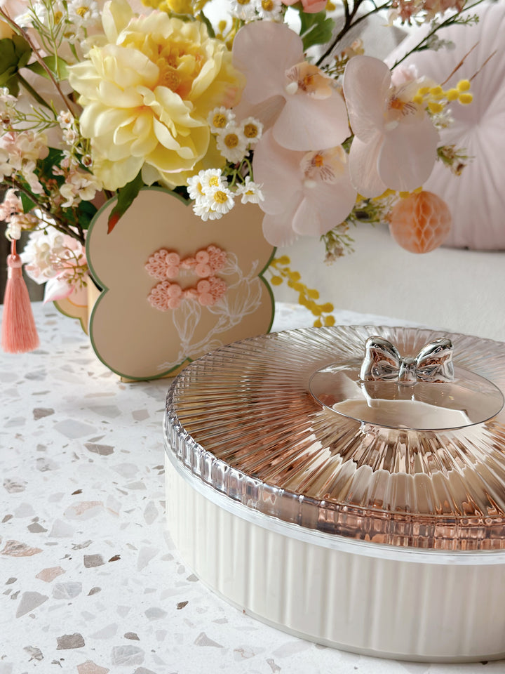 Silver Bow Plastic Serving Tray With Lid