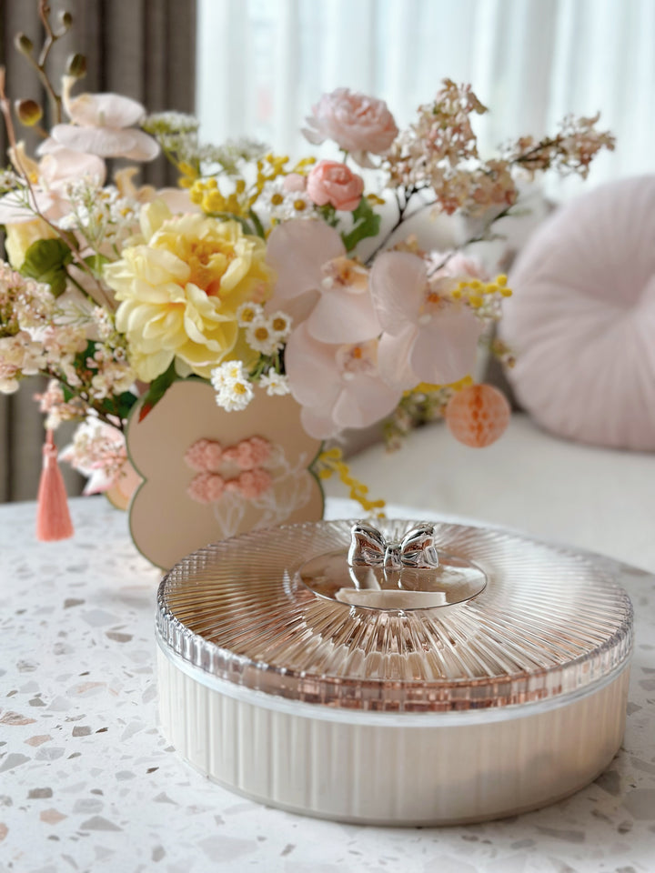 Silver Bow Plastic Serving Tray With Lid