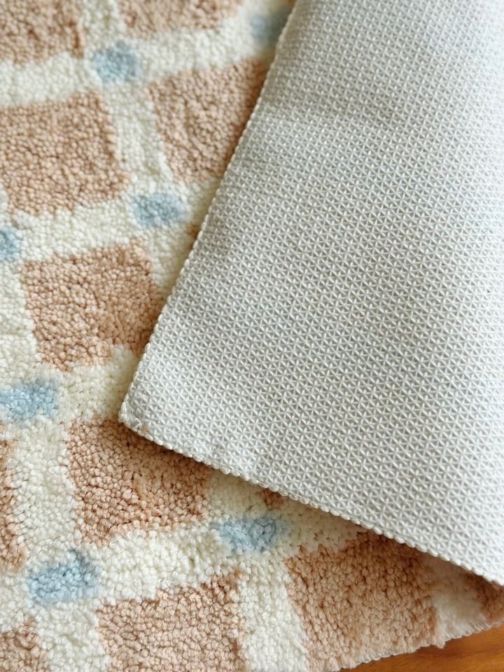 Cloudscape Checkered Mat