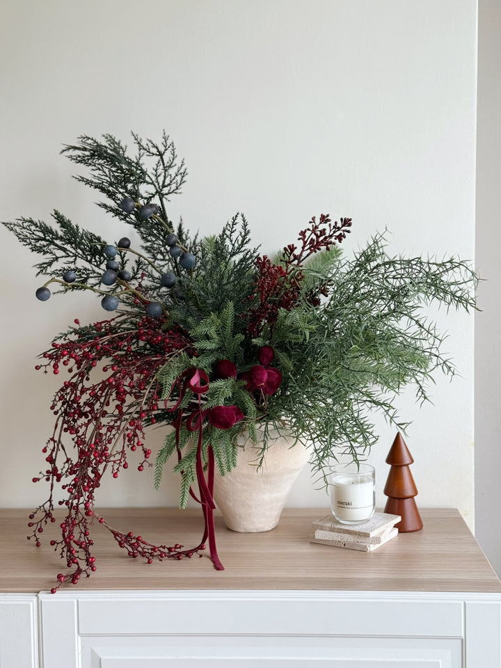 Noël Woodland Cascade Arrangement in the Pot (1-sided)