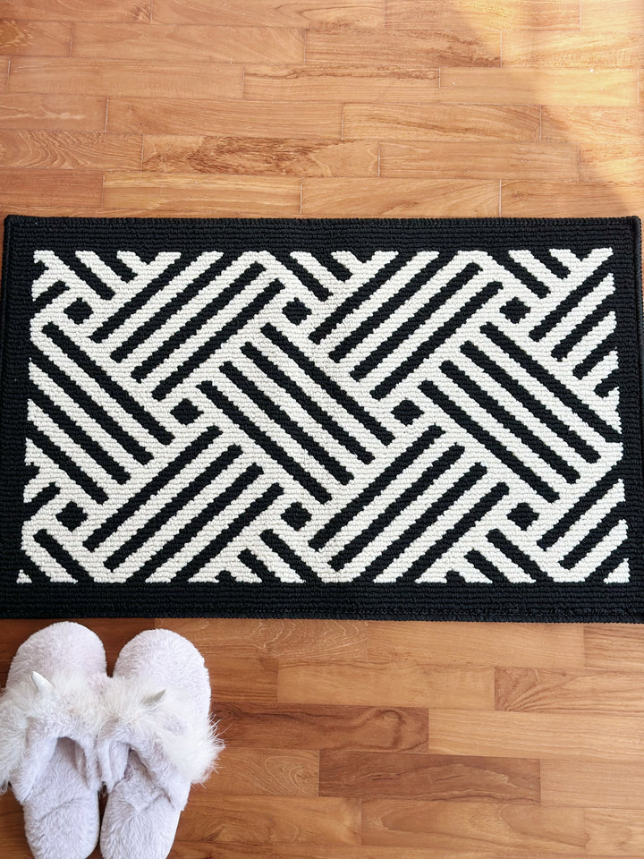 Labyrinth Linea Floor Mat (2 sizes)