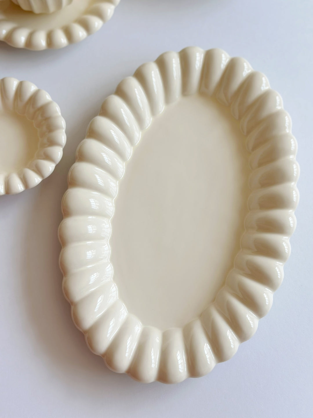 Cream Petals Rim Dining