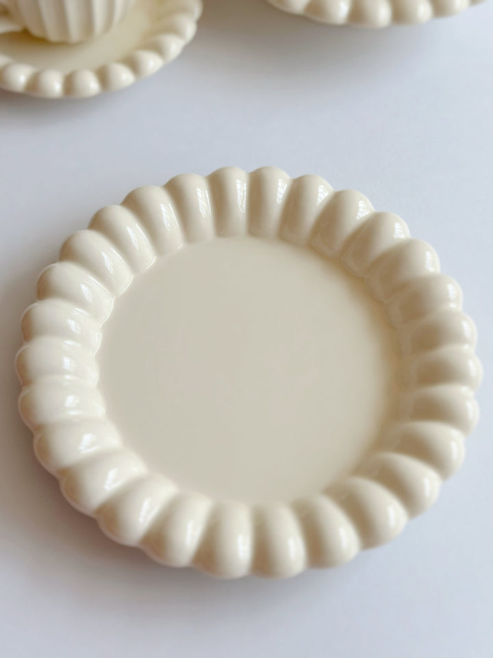 Cream Petals Rim Dining