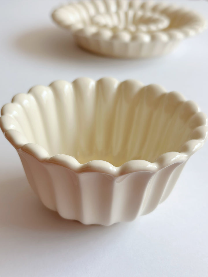 Cream Petals Rim Dining