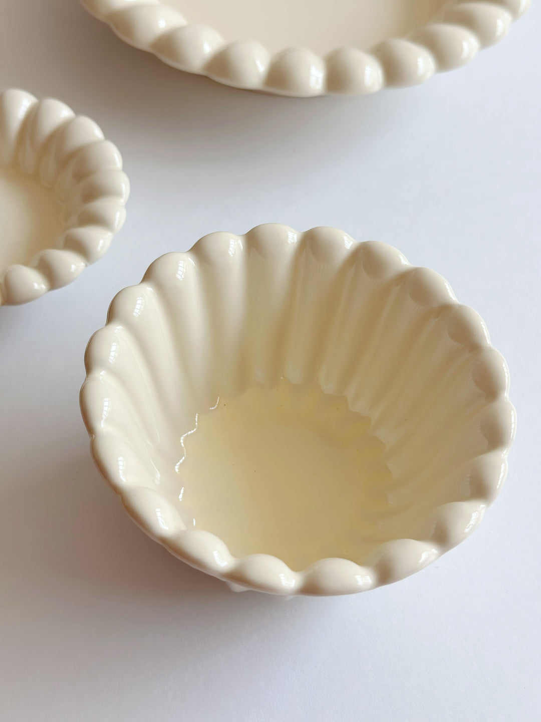 Cream Petals Rim Dining