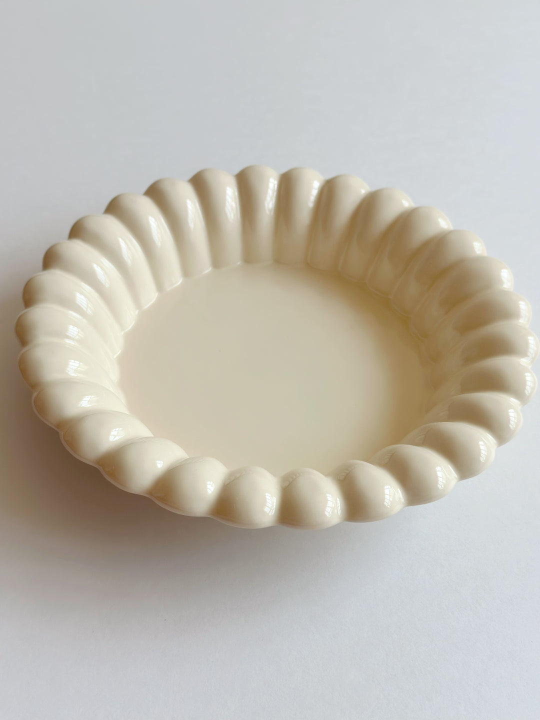 Cream Petals Rim Dining