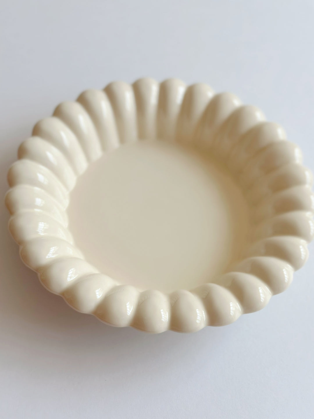 Cream Petals Rim Dining