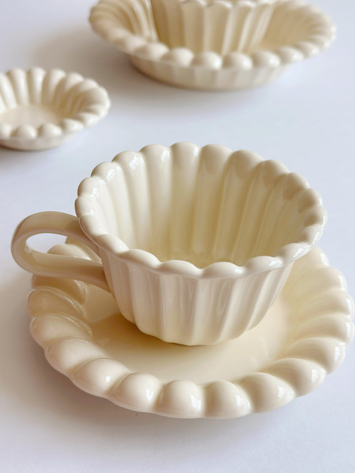 Cream Petals Rim Dining