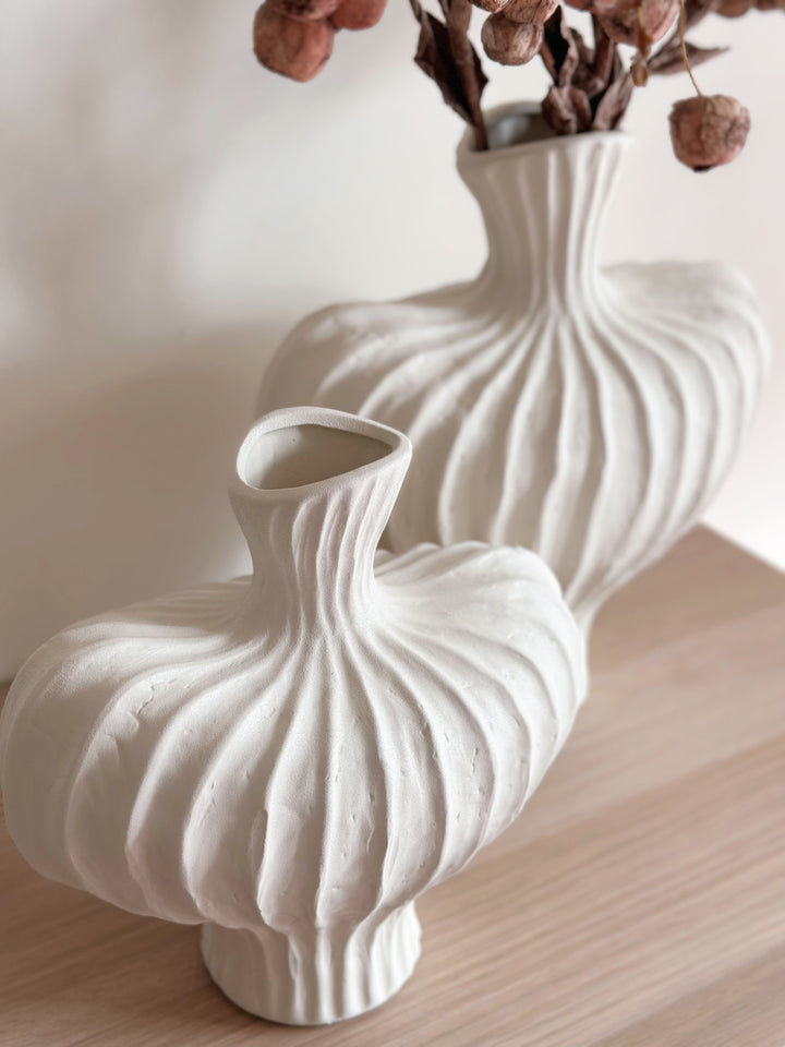Artisanal Groove Porcelain Vase - cream beige (2 sizes)
