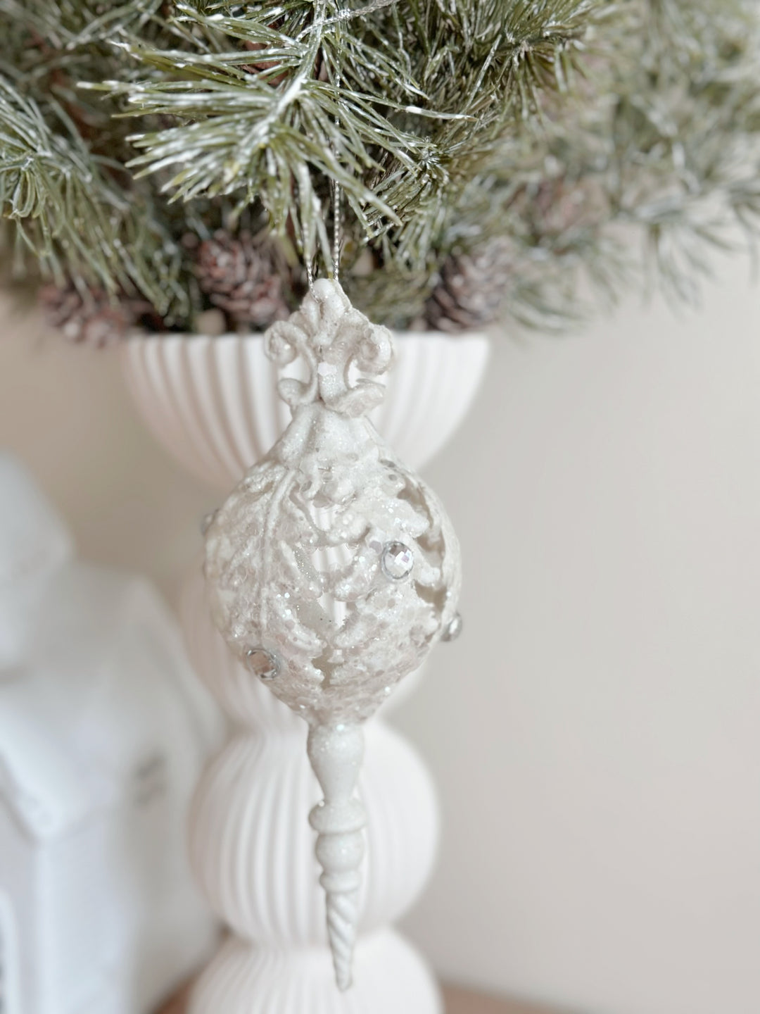 White Resin 3D OvalPin Ornament