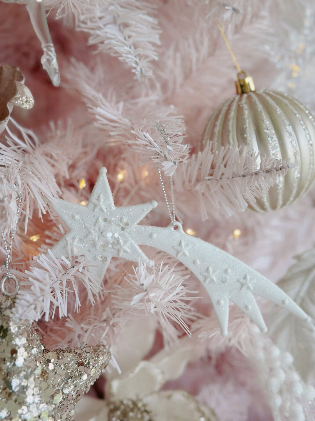 White Resin Shooting Star Ornament
