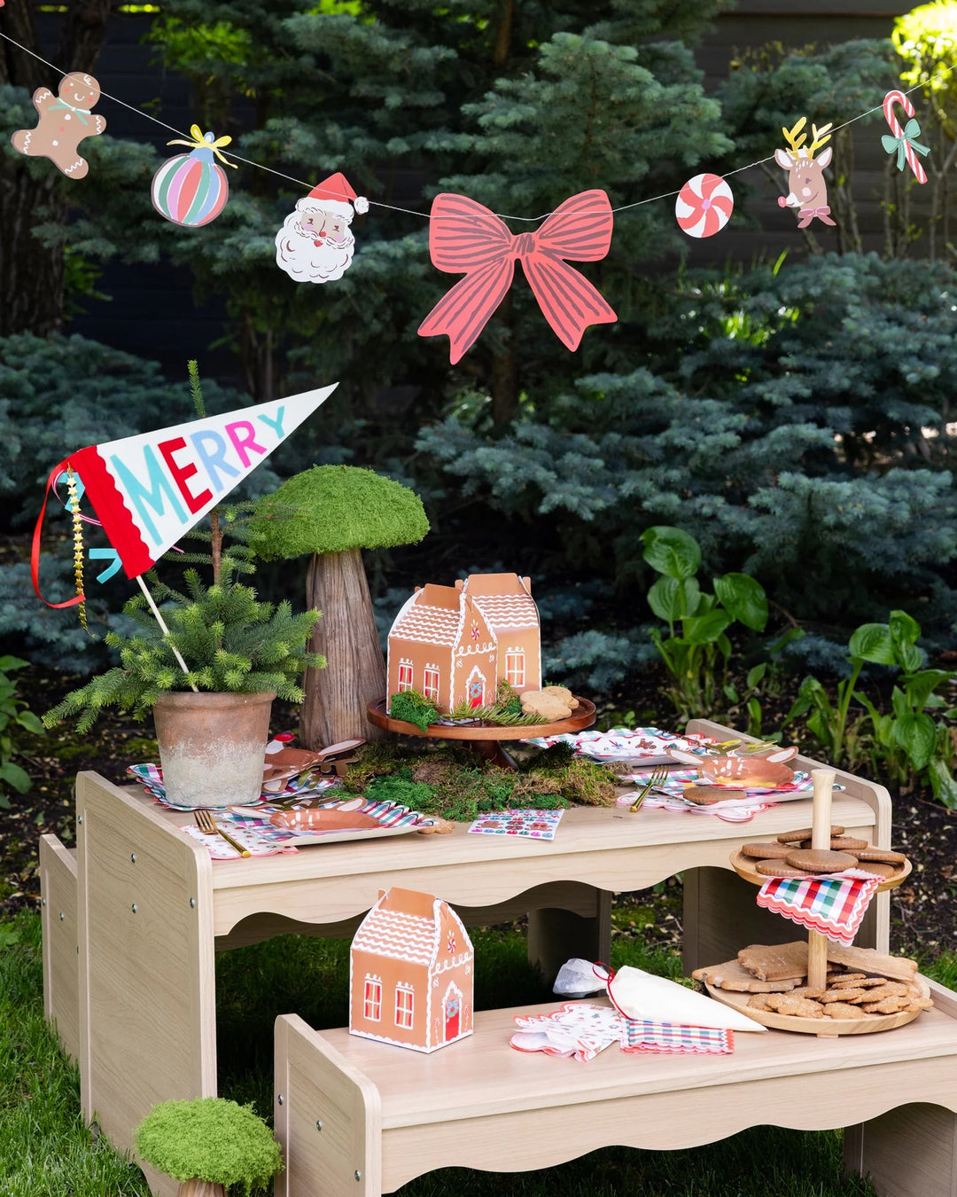 PRE-ORDER (6-8 Oct): Gingerbread House Treat Boxes with Stickers (set of 6)