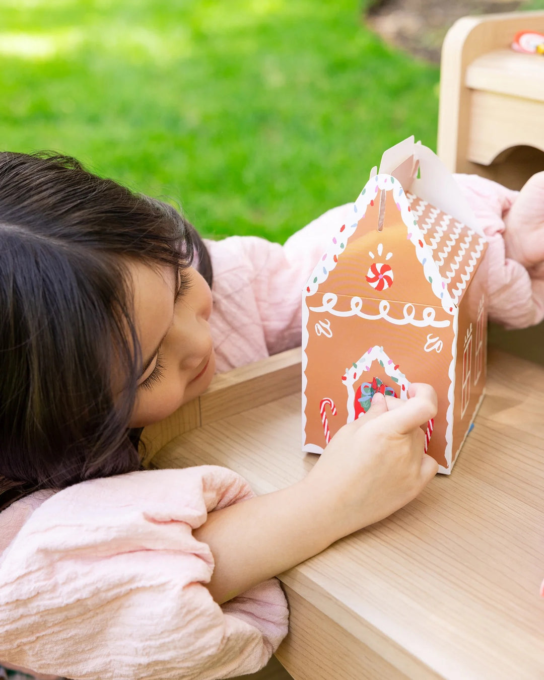 PRE-ORDER (6-8 Oct): Gingerbread House Treat Boxes with Stickers (set of 6)