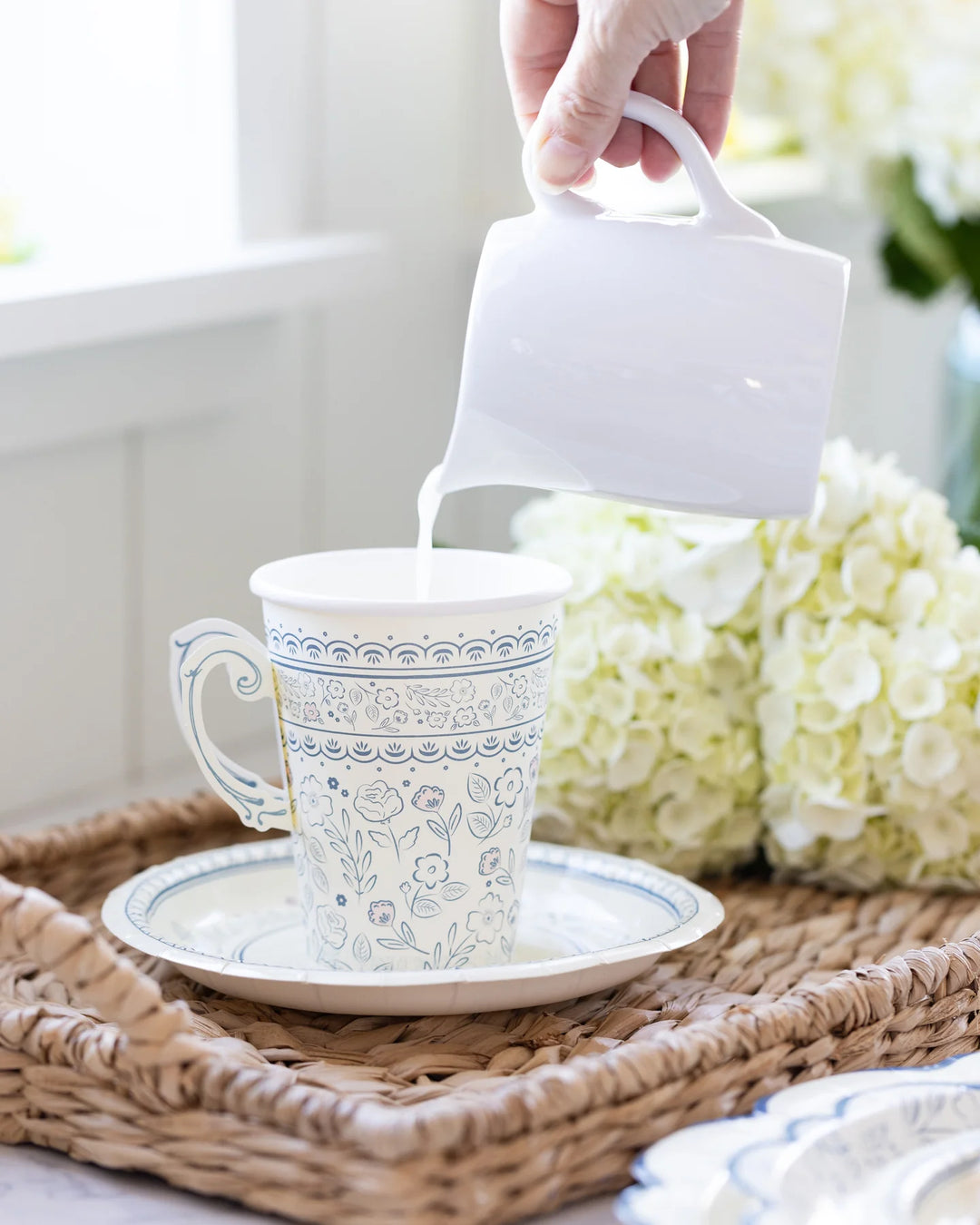 PRE-ORDER (26/09-02/10): Pembroke Floral 7" Paper Dessert Plate