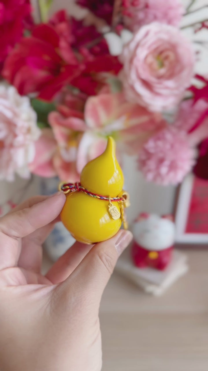 Prosperity Gourd Porcelain Charm (3 colours)