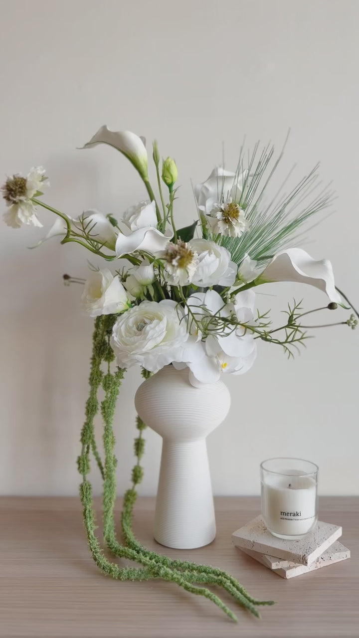 Whispering Calla Garden Bouquet (1-sided)