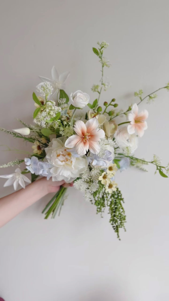 Soft Daybreak Bouquet (1-sided)