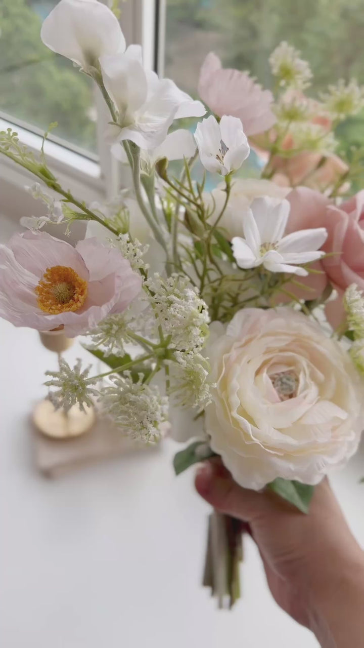 Soft Serenade Bouquet (front facing)