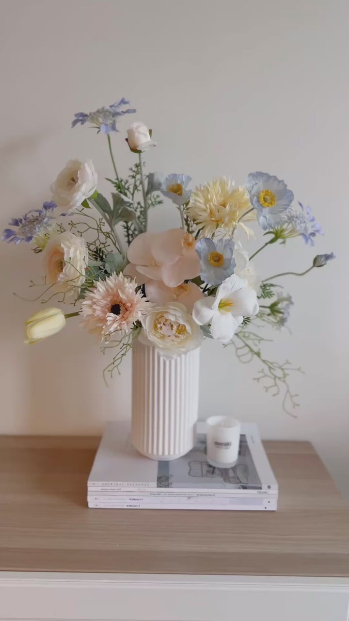 Vanilla Breeze in the Vase (1-sided)