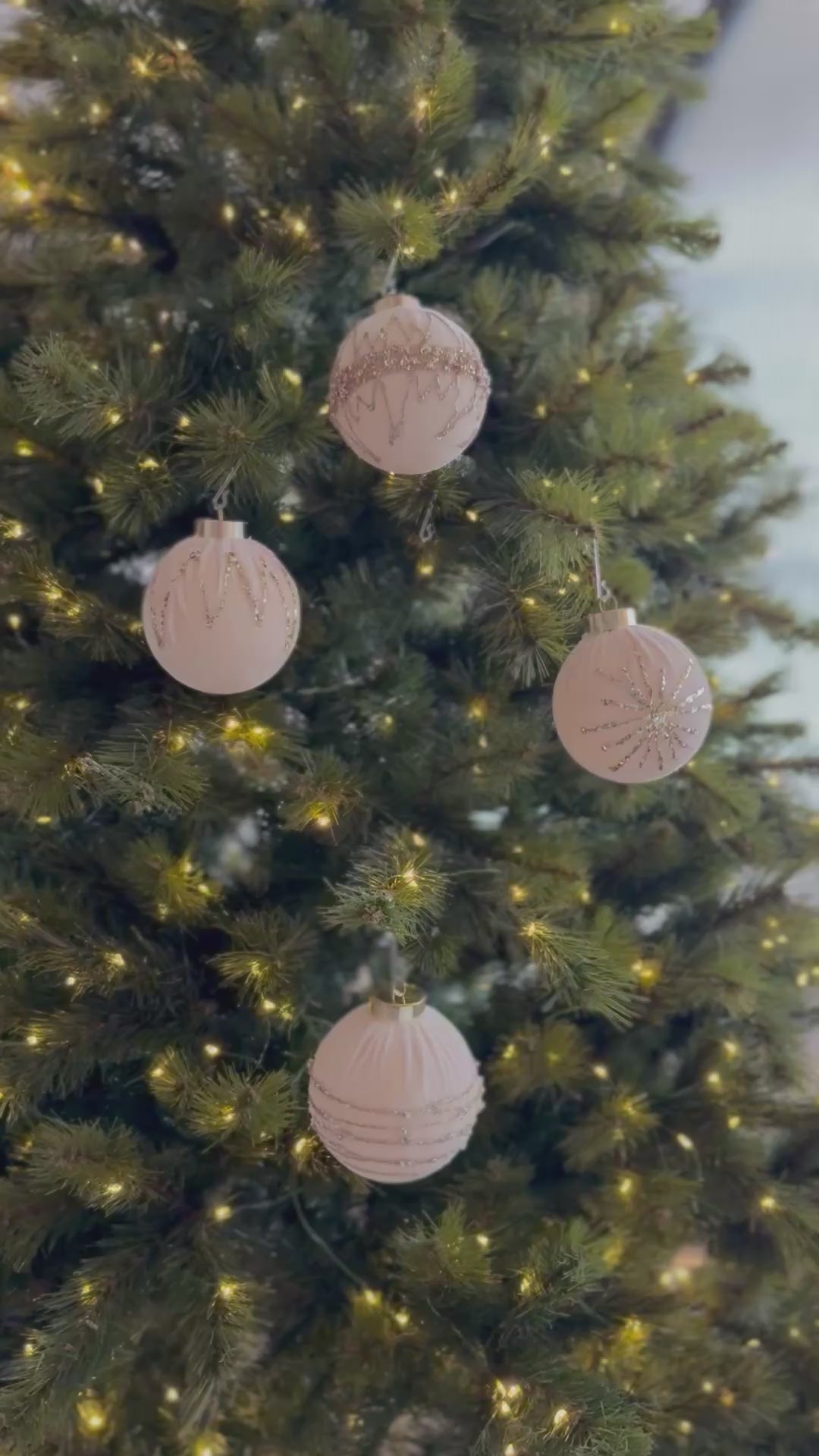 Champagne Luxe Bauble Set (Set of 4)